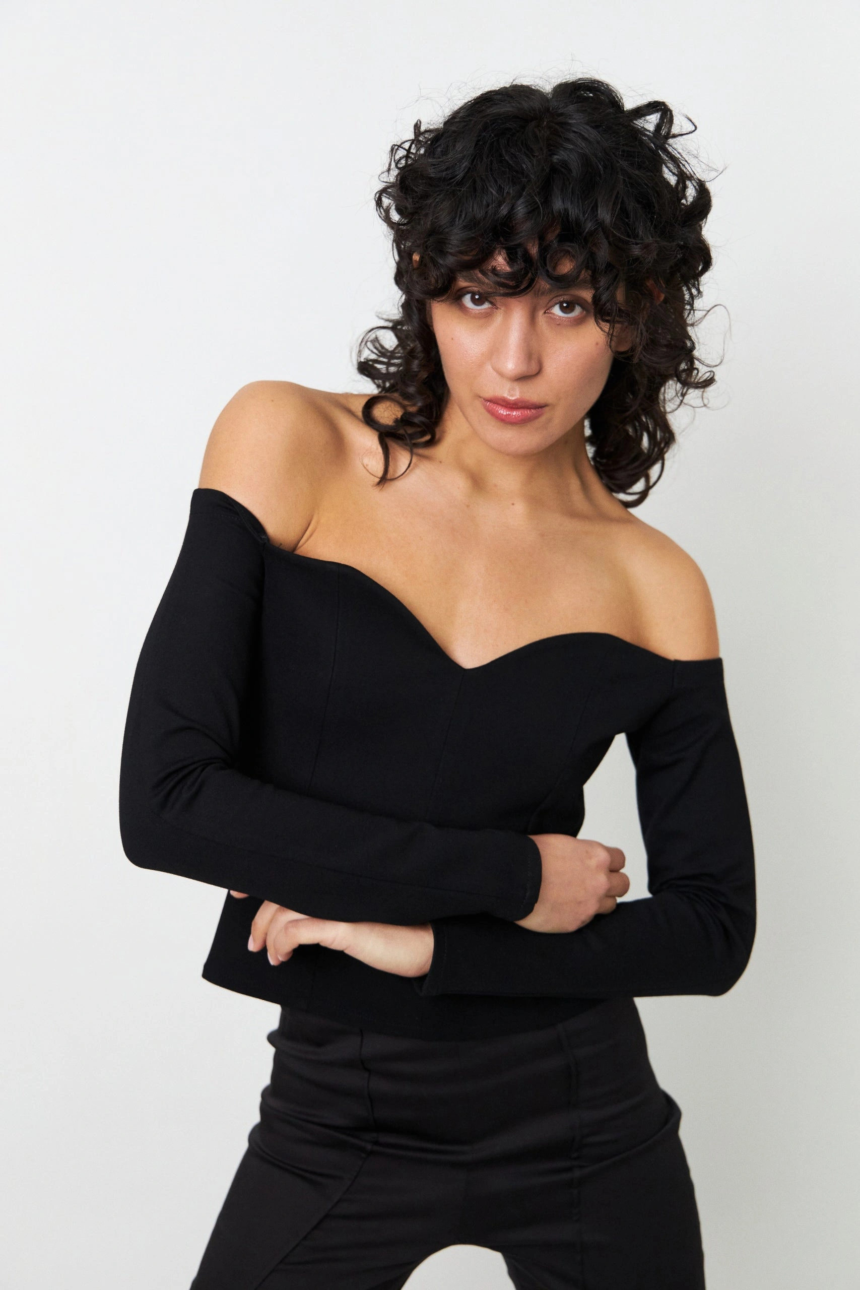 ZETA TOP: Unleash Your Inner Radiance! Shine Bright with This Must-Have Fashion Gem.